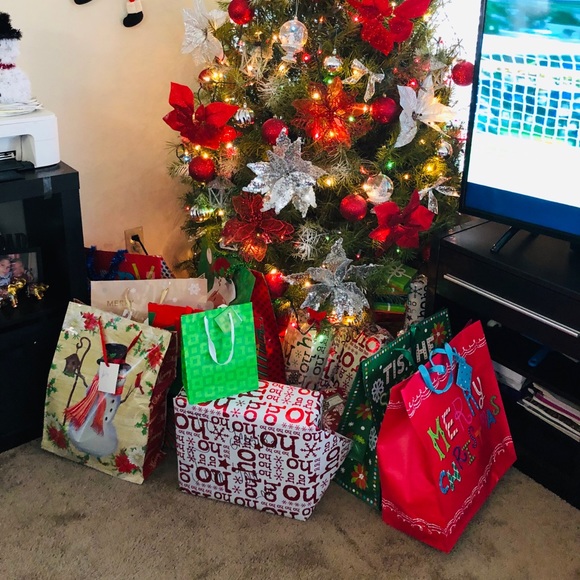 Meet your Posher, Yessy - Picture 1 of 1